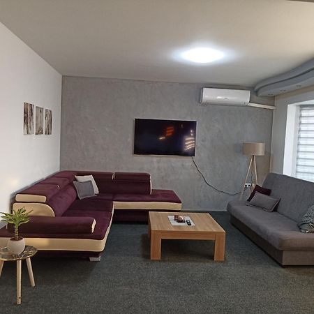 Royal Apartmani Bosanski Samac Esterno foto