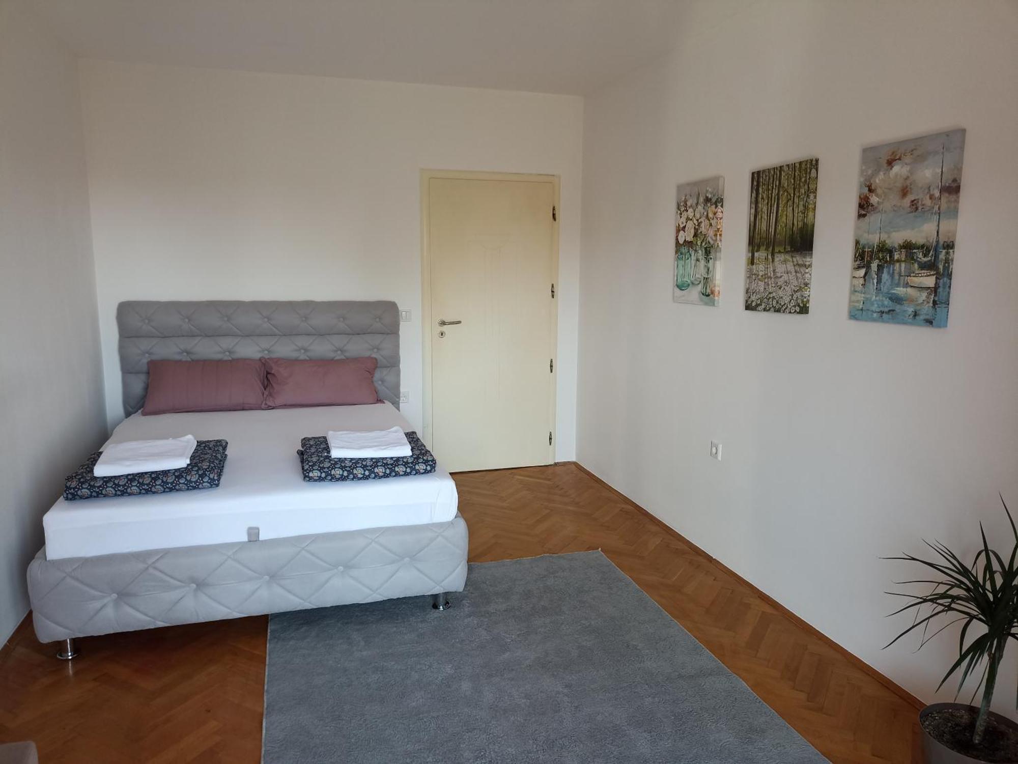 Royal Apartmani Bosanski Samac Esterno foto